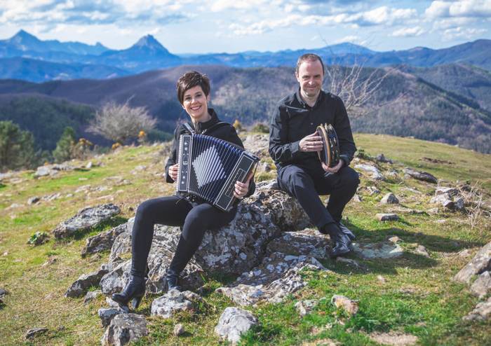 Erromeria: Elustondo anai-arrebak