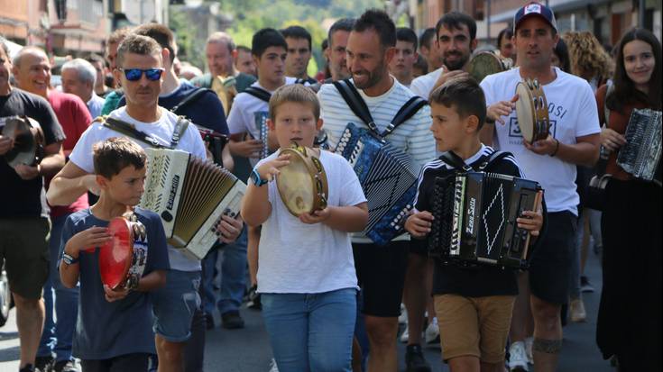 Trikigiro elkarteak Urola Erdiko trikitiaren garapenaren inguruko bideografiak aurkeztuko ditu ostiralean