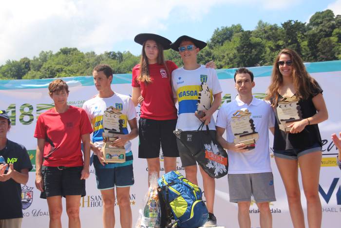 Nikolas Illarramendi zarauztarrak eta Amaia Iriartek irabazi dute itsas zeharkaldia