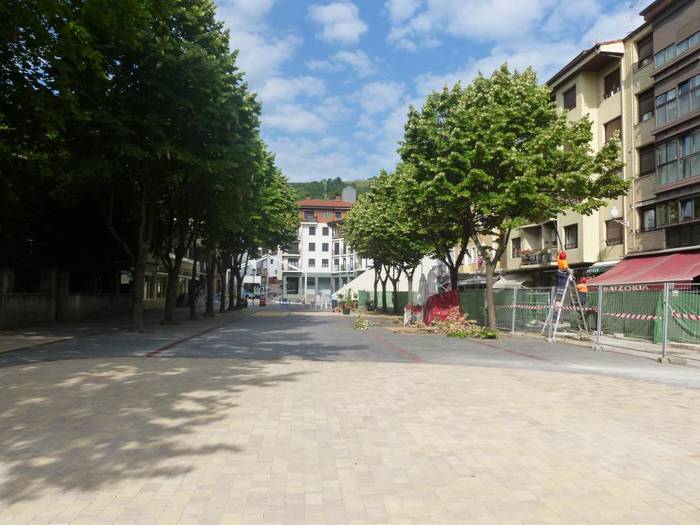 Beheko plazako zati handiena ireki dute