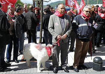 Eskualdean grebak ez duela jarraipen masiboa izango uste dute CCOOk eta UGTk