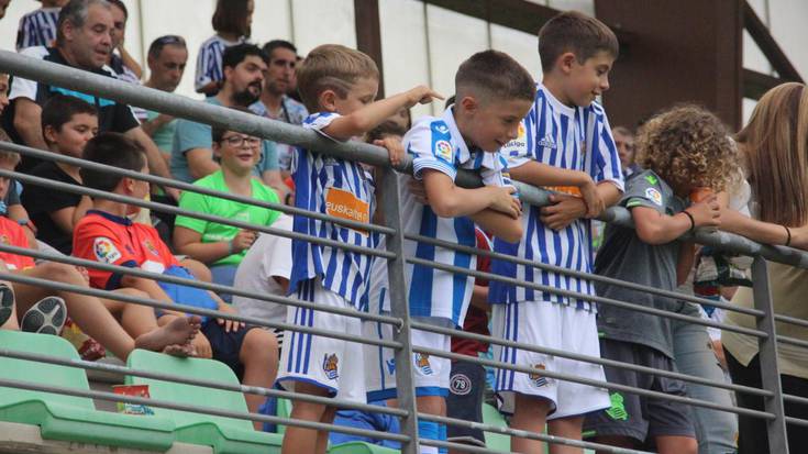 Irudietan: Reala-Alaves lagunarteko futbol partida Astin