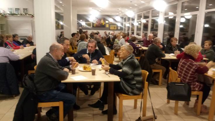 Beheko plazak txokolatea txurroekin banatuko die bazkideei ostiralean