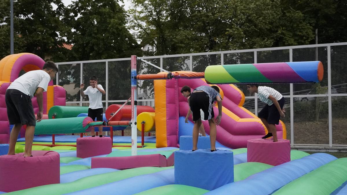 Puzgarriak, musika eta Salbea izan dira festetako lehen arratsaldeko osagai nagusiak