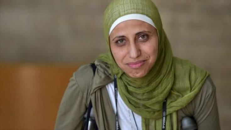 Dareen Tatour palestinarraren lau poema euskaratu ditu Mikel Elorzak