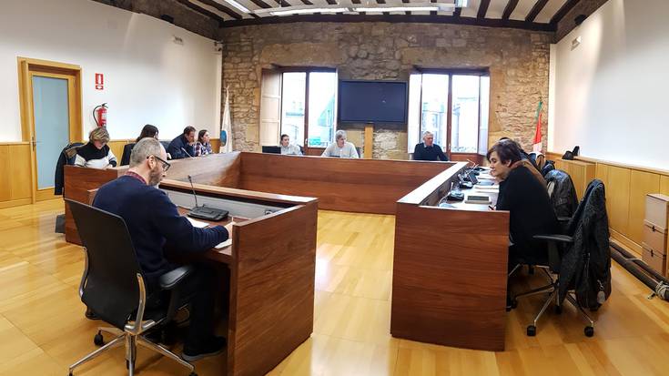 Aparkalekuen ordenantzari behin-behineko onarpena eman dio plenoak