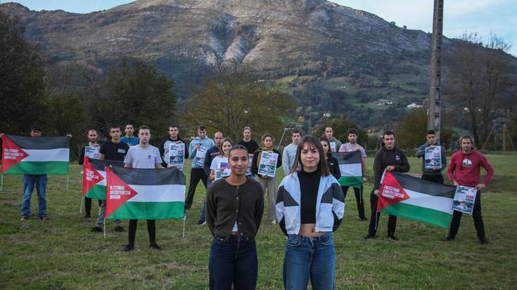 Hamalau eragilek eta ehunka norbanakok egin dute bat Palestinako erresistentziaren aldeko mendi erronkarekin