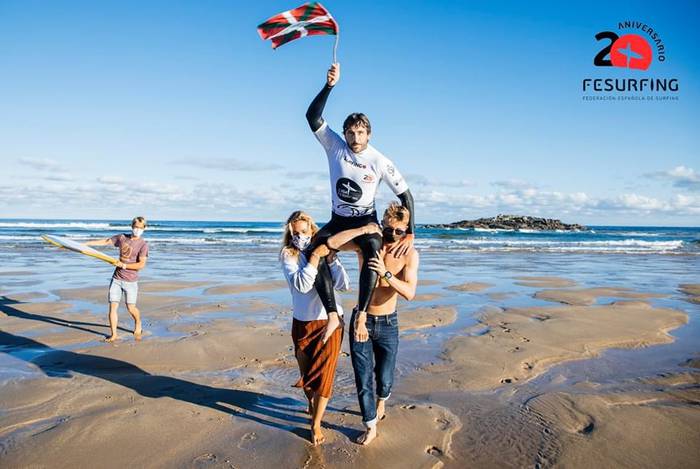 Jon Garmendia, surfean eta taulagintzan txapeldun