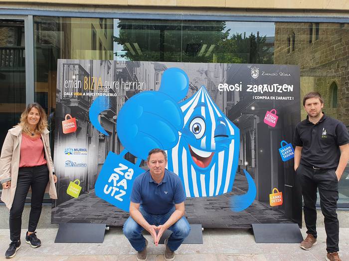 'Erosi Zarautzen!' kanpaina jarri dute martxan, herrian kontsumitzera bultzatzeko