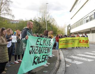 Zuzendaritzak zabaldutako "beldurra" gainditu eta langileen batzordea osatu dute lehenengoz Elmubasen
