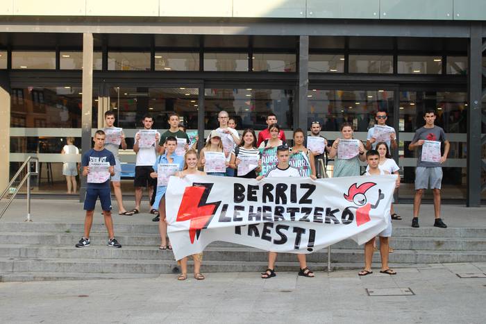 Azpeitiko santioetan eta saninazioetan "berriz lehertzeko prest" azaldu da Haujijijai