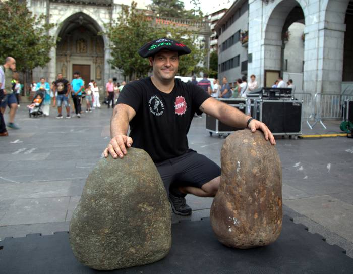 Eizmendi garaile Elgoibarko Harri Jasotze Txapelketan, Izeta II.aren marka berdinduz