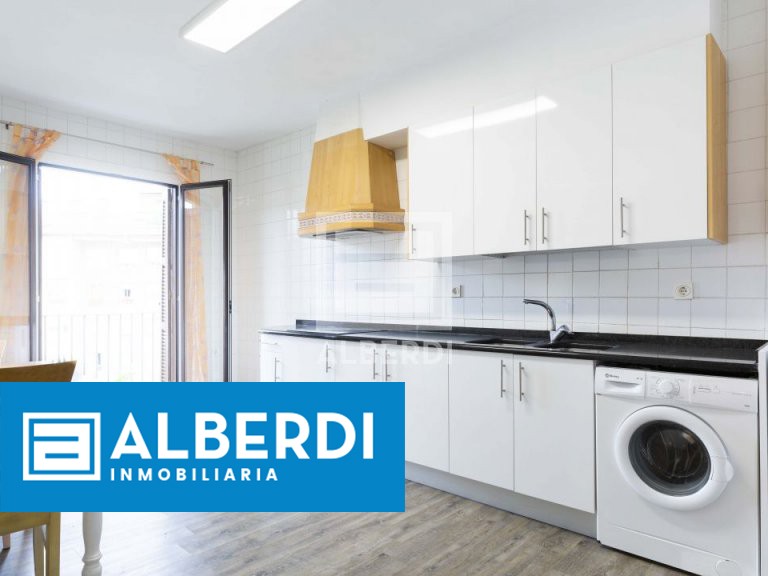 Alberdi Inmobiliaria: etxebizitza eguzkitsua Xabier Munibe kalean