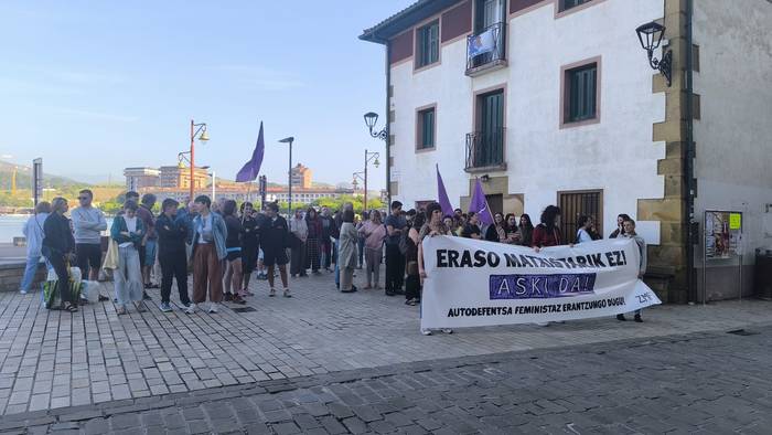 Indarkeria matxistari "irmo" erantzuteko garaia dela esan dute Arguedasko hilketa salatzeko protestan