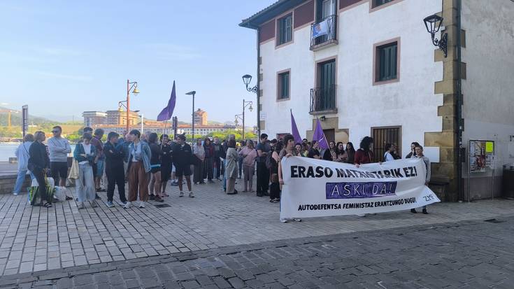 Indarkeria matxistari "irmo" erantzuteko garaia dela esan dute Arguedasko hilketa salatzeko protestan