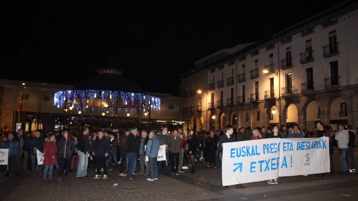Euskal presoen eta iheslarien eskubideen aldeko elkarretaratzea deitu du Sarek hilaren 24rako