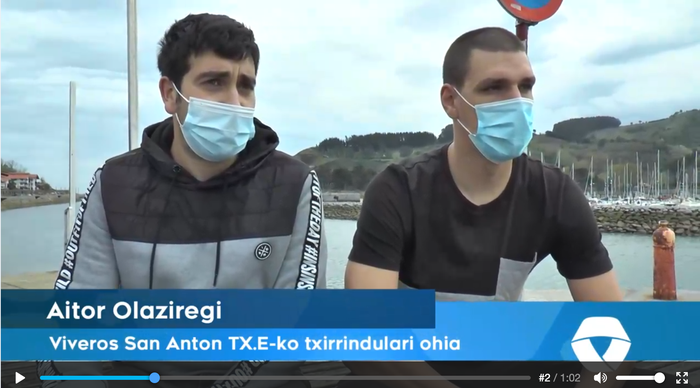 Jon Agirrez aritu dira solasean haren taldekide ohiak Itzulia Zumaiatik pasa den egunean