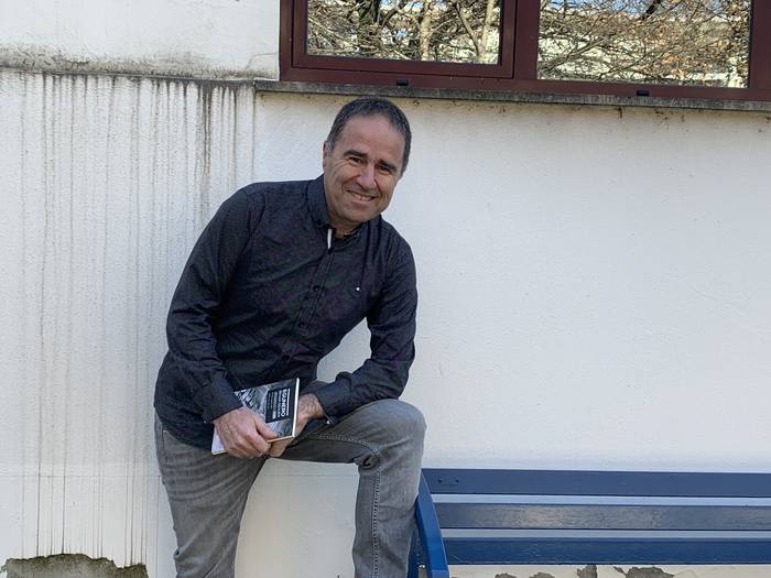 "Erantzunik onena, indartsuena, zen egunkaria kalean jartzea berriro"