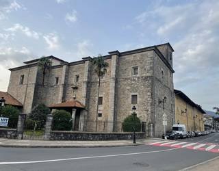 Frantziskanetako katea eten da