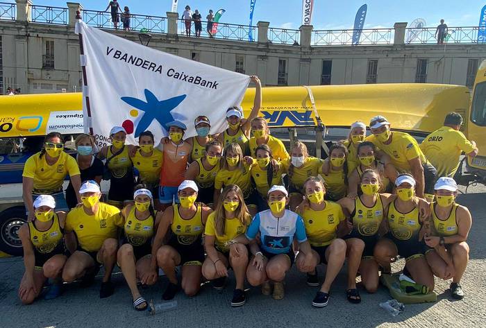 Orioko emakumezkoen traineruak irabazi du Caixabank bandera Donostian