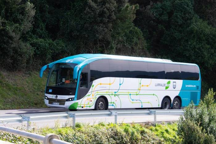 UK08 autobus zerbitzuari buruzko herritar ezindu baten kexa