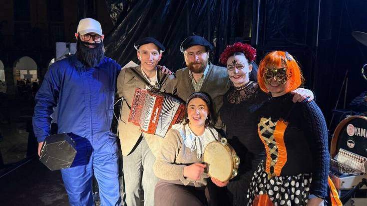 'Mendi erromeriak Azkoitian' eta 'Amuteko Damie' taldeek irabazi dute mozorro lehiaketa