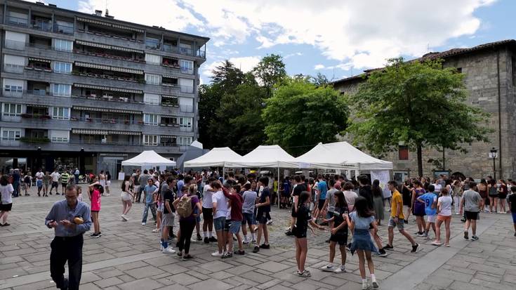 Askotariko proiektuak aurkeztu dituzte ikasleek Urola Erdiko Zientzia eta Teknologia Azokan