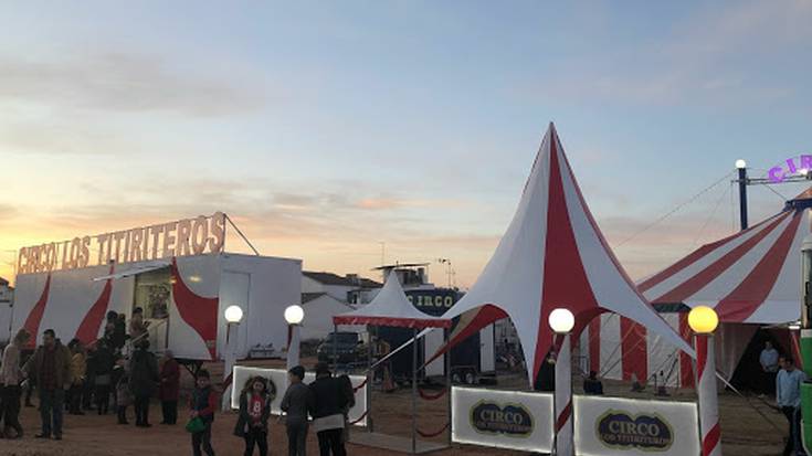 Los Titiriteros zirkua izango da asteburuan