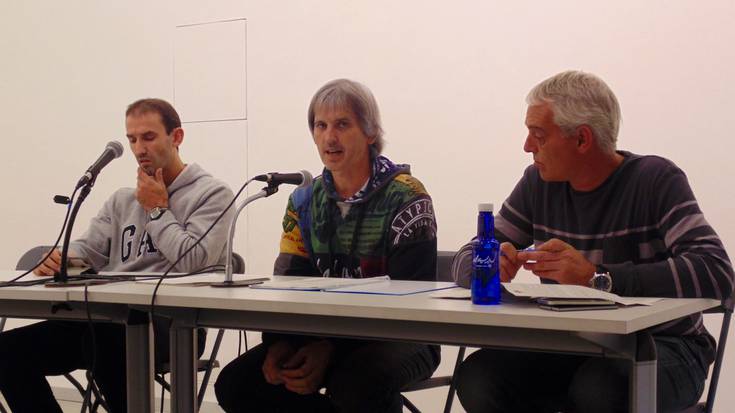 Pankartak jartzeko aurrez baimena eskatuko da eta baldintzak bete beharko dira