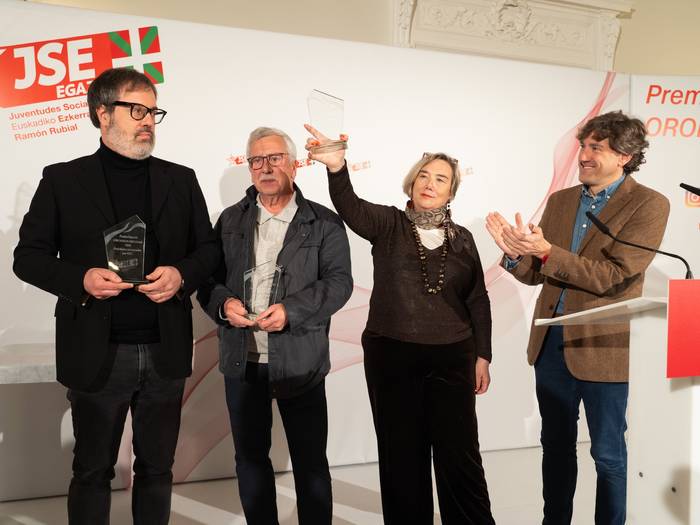 'Oroimenaren Hegoak' jardunaldietan saritu dute Gorka Landaburu