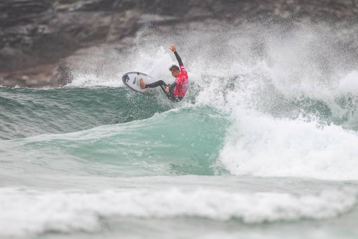 Ruben Vitoriak aurrera jarraitzen du Eurosurf txapelketan