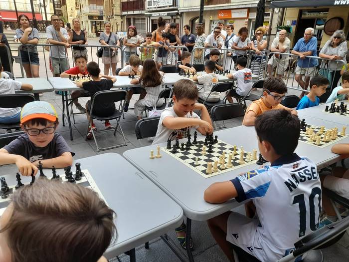 Xake denboraldia biribiltzeko txapelketa-erakustaldia egin dute