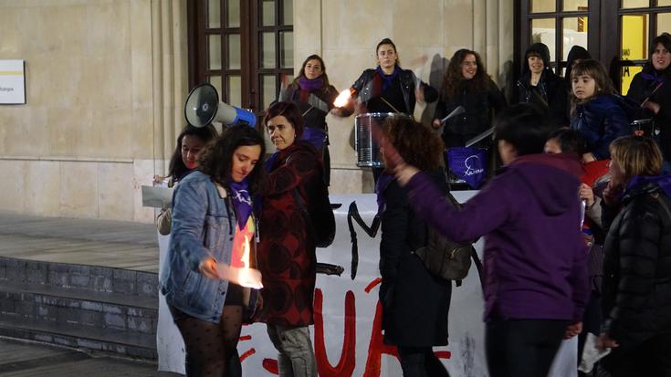 Euskal Herriko Bilgune Feministaren manifestua irakurrita amaitu da M8ko manifestazioa