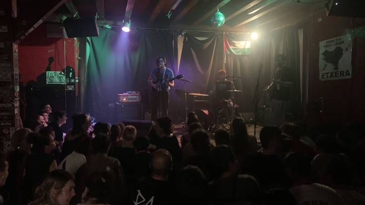 Gau beroa gaztetxean, Lukiek eta Breaking Brokkoli taldeen kontzertuekin