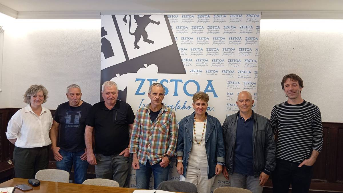 Urola Erdiak izan beharreko egitura instituzionalaz hausnartzeko bilera egin dute alkateek