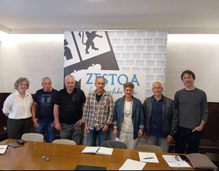 Urola Erdiak izan beharreko egitura instituzionalaz hausnartzeko bilera egin dute alkateek Zestoan