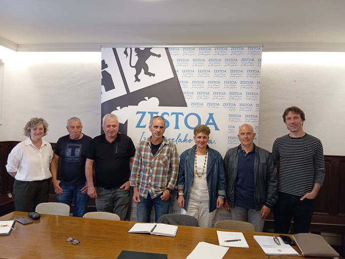 Urola Erdiak izan beharreko egitura instituzionalaz hausnartzeko bilera egin dute alkateek