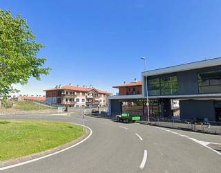 Astelehenetik aurrera izango da martxan Armendi Gain kaleko geltoki berria