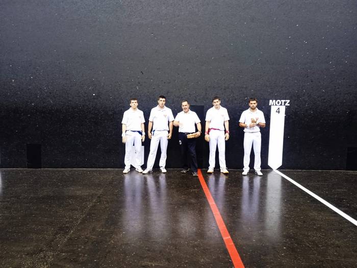 Dinastia Etxabeko final laurdenetako bigarren jardunaldia jokatuko dute gaur