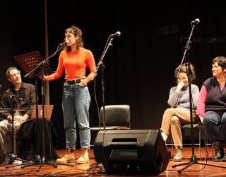 Uxue Alberdi: "Liburuko kontakizun gehienak entzuteko istorio aproposak dira"