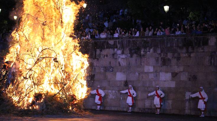 Danbor hotsen artean piztuko dute astelehenean San Joan bezperako sua