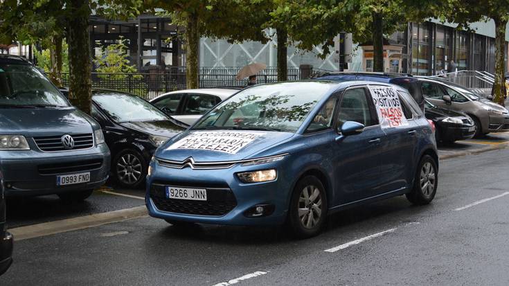 Osasuna eta eskubideak mugimenduak deituta, auto karabanak egingo dituzte bihar