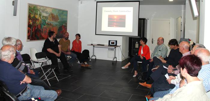 Taldea sortu dute herrian, heriotzaz eta gaixotasunez hitz egiteko