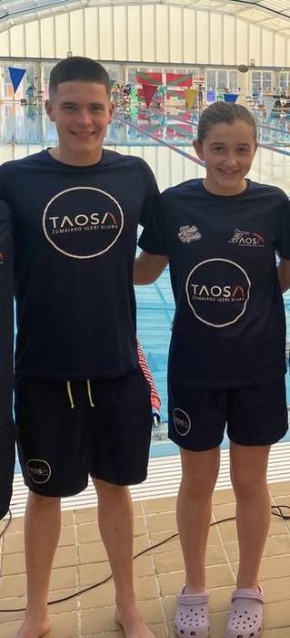 Unax Etxabe eta Karle Mangas igerilariak Espainiako txapelketara sailkatu dira