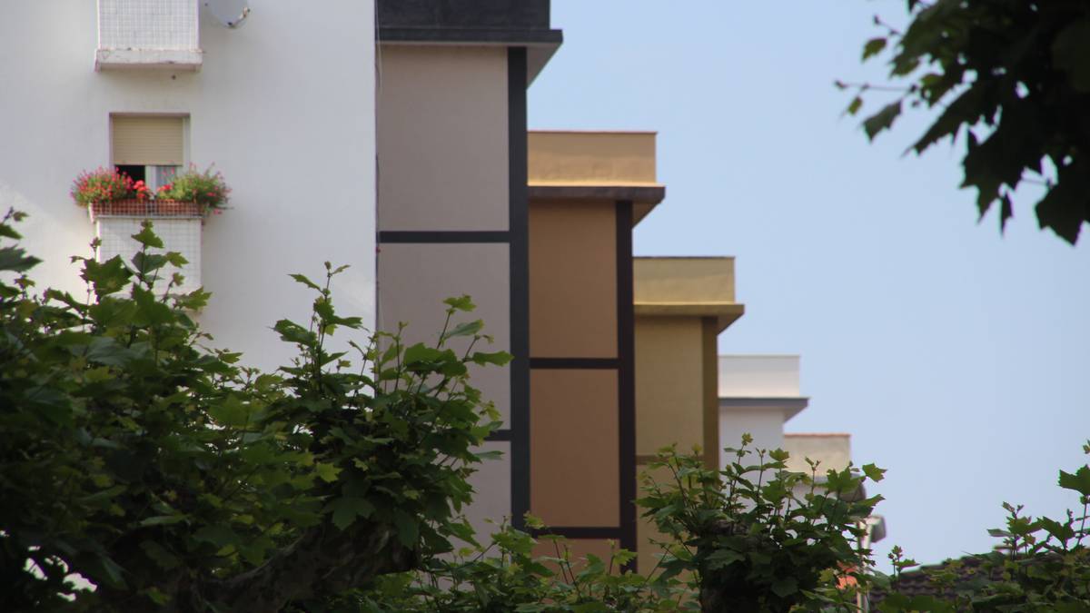 EH Bildu: "Urtebete geroago, EAJk ez du tramite bakar bat abiatu Zarautz eremu tentsionatu izendatzeko"