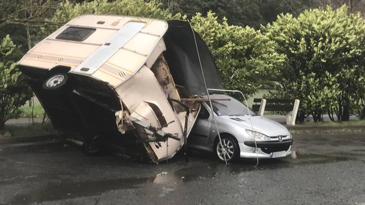 Haizearen indarra igarri da gaur ere Zumaian