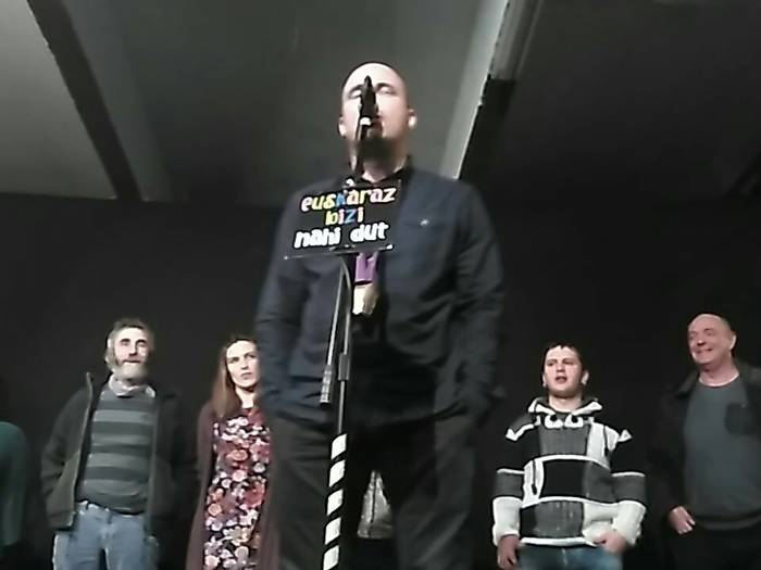 Aitor Mendiluzek eskuratu du Zarauzko Kopla Txapelketako zintzarria