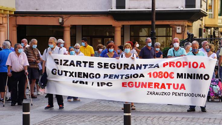 Pentsio publiko duinen aldeko aldarriari eutsi diote