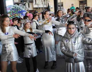 Eguraldi txarrak eraginda, aldaketak izango dira inauterietako biharko egitarauan