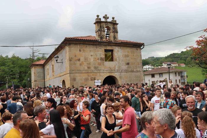 Arkaitz Allur eta Maddalen Arzallus igoko dira bihar Aristerrazuko plazara